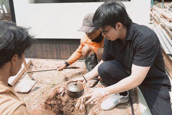 7 Potret Atta Kubur Ari-ari Anak ke-2, Kapok Simpan Dalam Kulkas