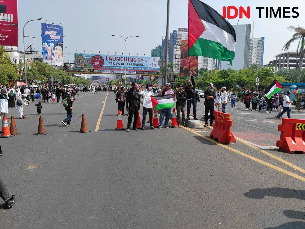 Potret aksi bela Palestina di Bekasi. (IDN Times/Imam Faishal)
