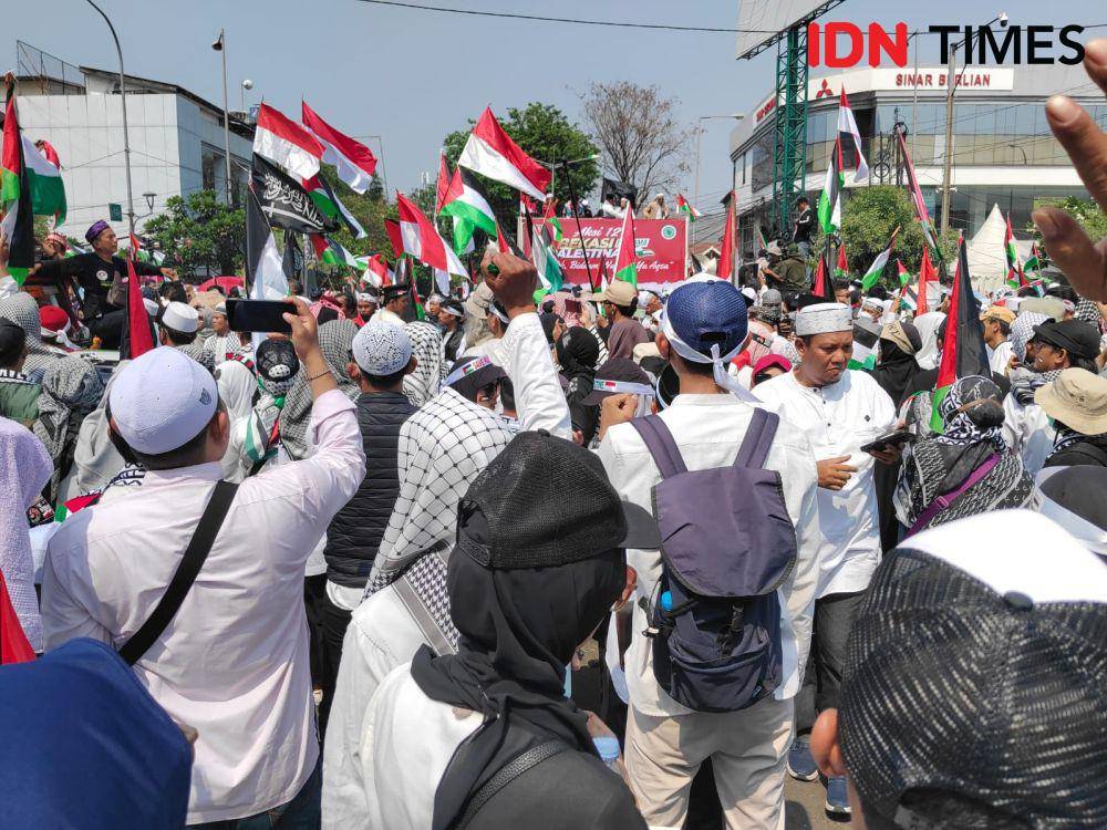 Potret aksi bela Palestina di Bekasi. (IDN Times/Imam Faishal)