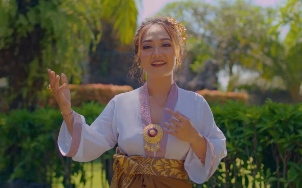 Lagu Putri Bulan berjudul 'Janji Suci'. (YouTube.com/Putri Bulan Official)
