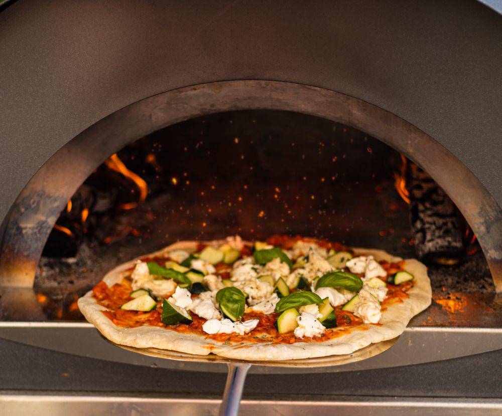 ilustrasi pizza (unsplash.com/Kajetan Sumila)