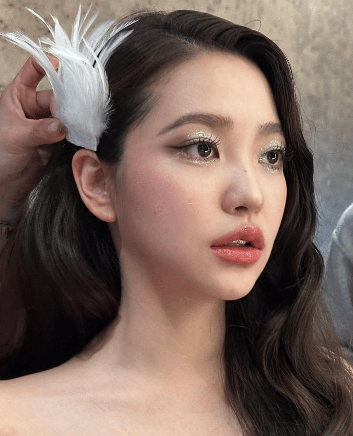 inspirasi makeup ala Yeri Res Velvet (instagram.com/yerimiese)