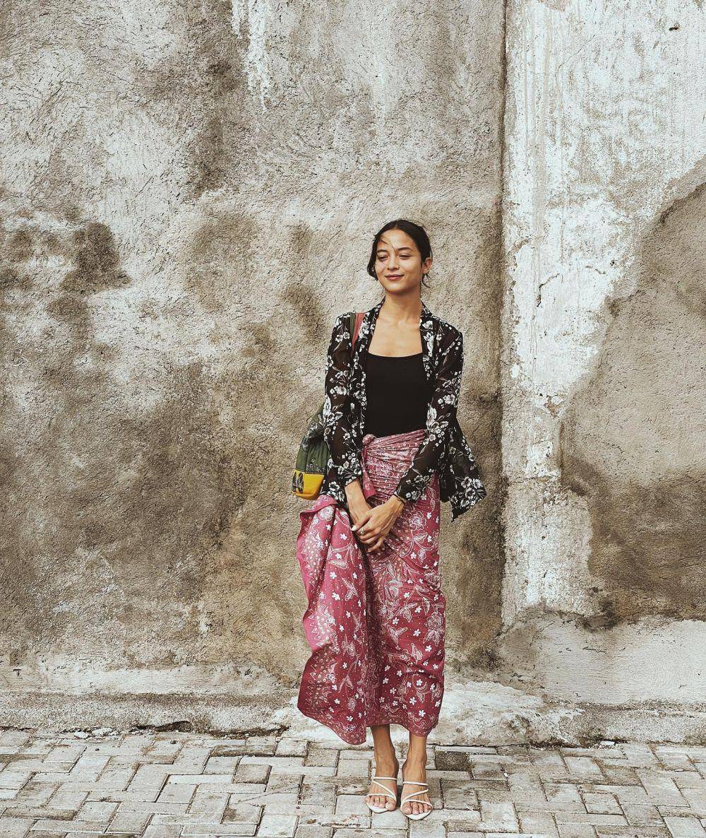 kebaya Putri Marino (instagram.com/putrimarino)