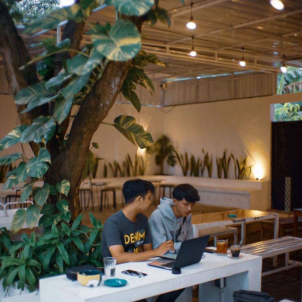 coworking space Kopi Ruang Temu (instagram.com/kopiruangtemu_tlg)