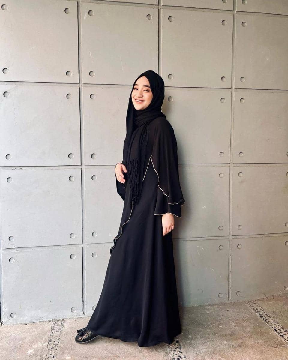 padu padan dress ala Nabila Taqiyyah (instagram.com/nabilataqiyyah)