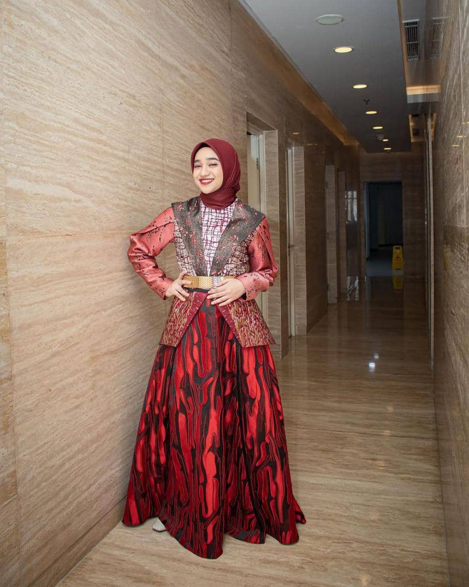 padu padan dress ala Nabila Taqiyyah (instagram.com/nabilataqiyyah)