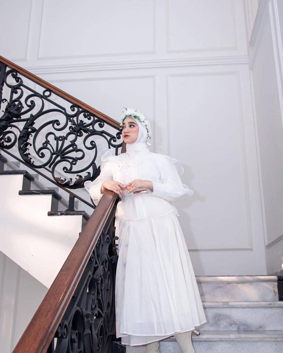 padu padan dress ala Nabila Taqiyyah (instagram.com/nabilataqiyyah)