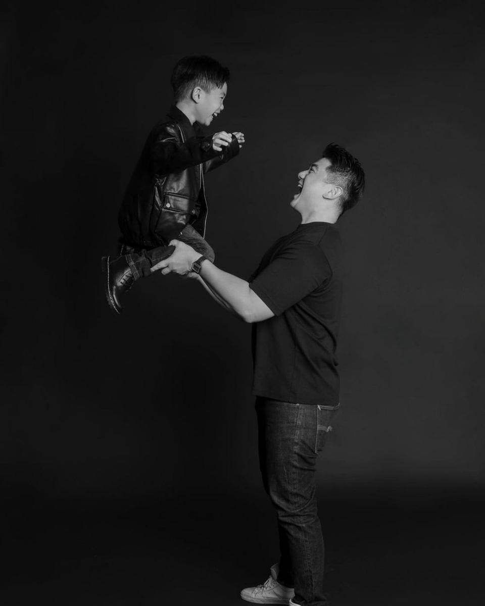pemotretan terbaru Arnold Poernomo dan keluarga (instagram.com/arnoldpo)