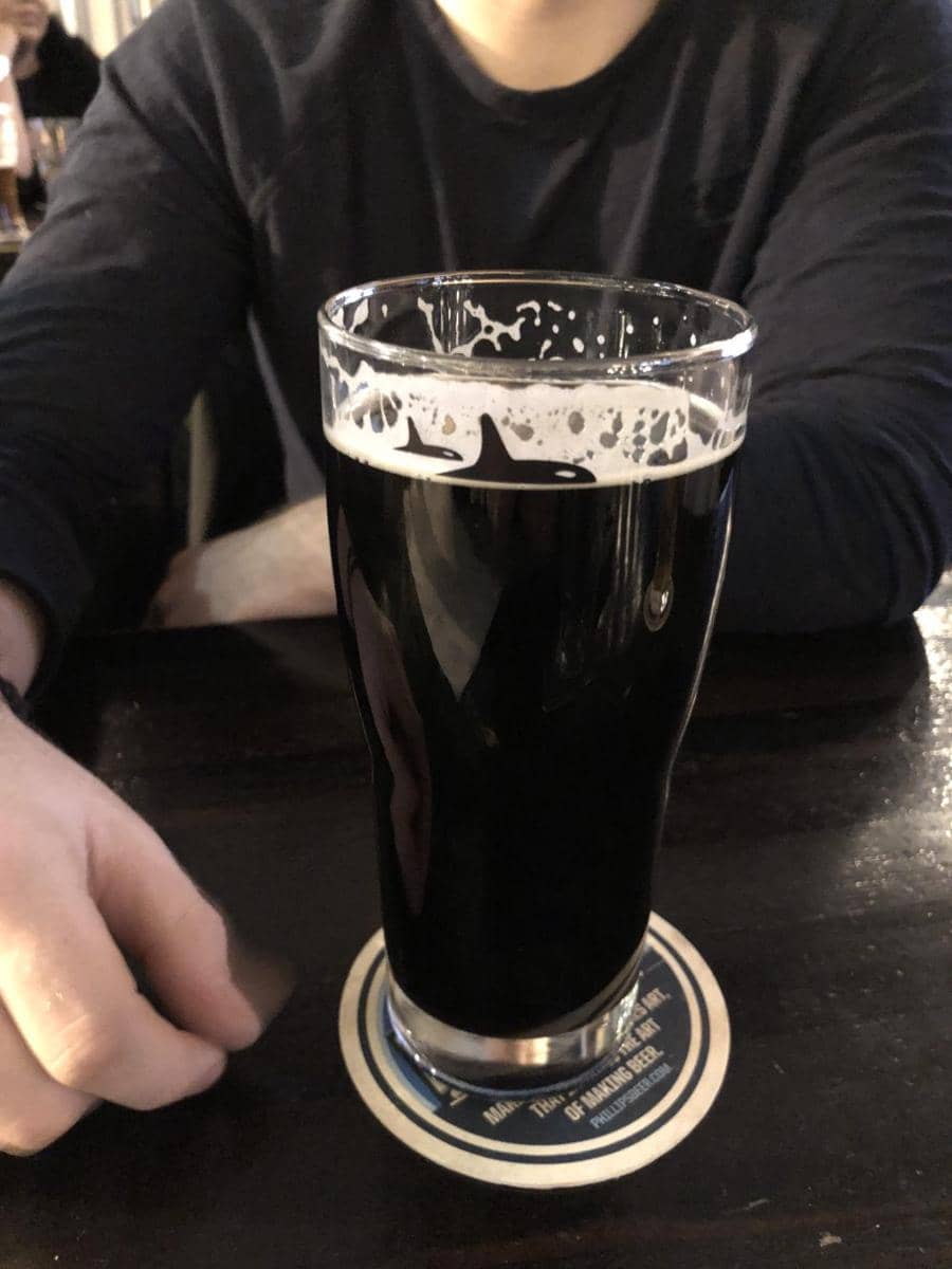 potret hal unik bertema paus (reddit.com/user/melancholicmelon1)