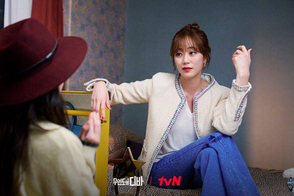 cuplikan Kim Hyo Jin di drakor Castaway Diva (dok. tvN/무인도의 디바)