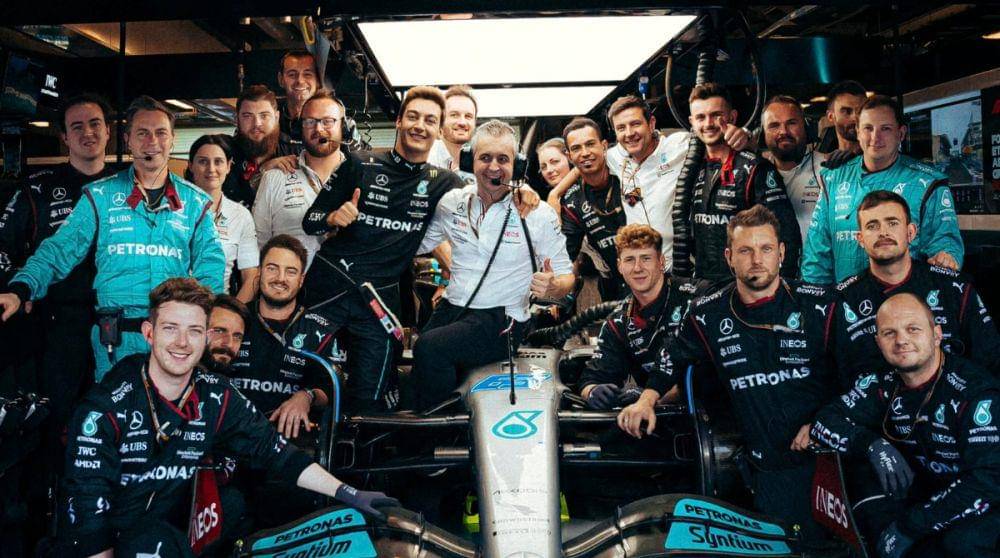potret kru tim F1 Mercedes (twitter.com/MercedesAMGF1