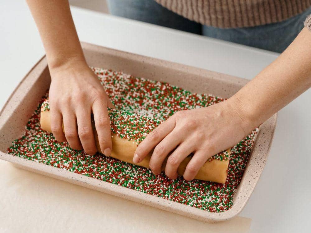 proses membalur makanan (pexels.com/Nicole Michalou)