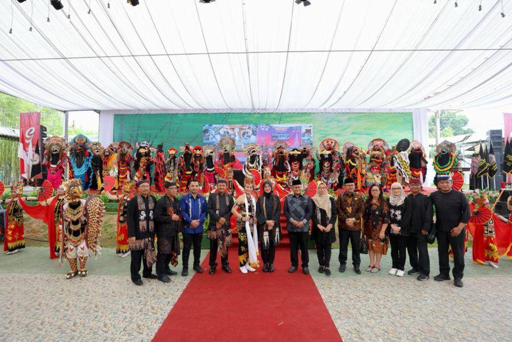 Hadiri HUT Ikawangi Jambi, Ini Pesan Bupati Banyuwangi. (Dok. Banyuwangi)