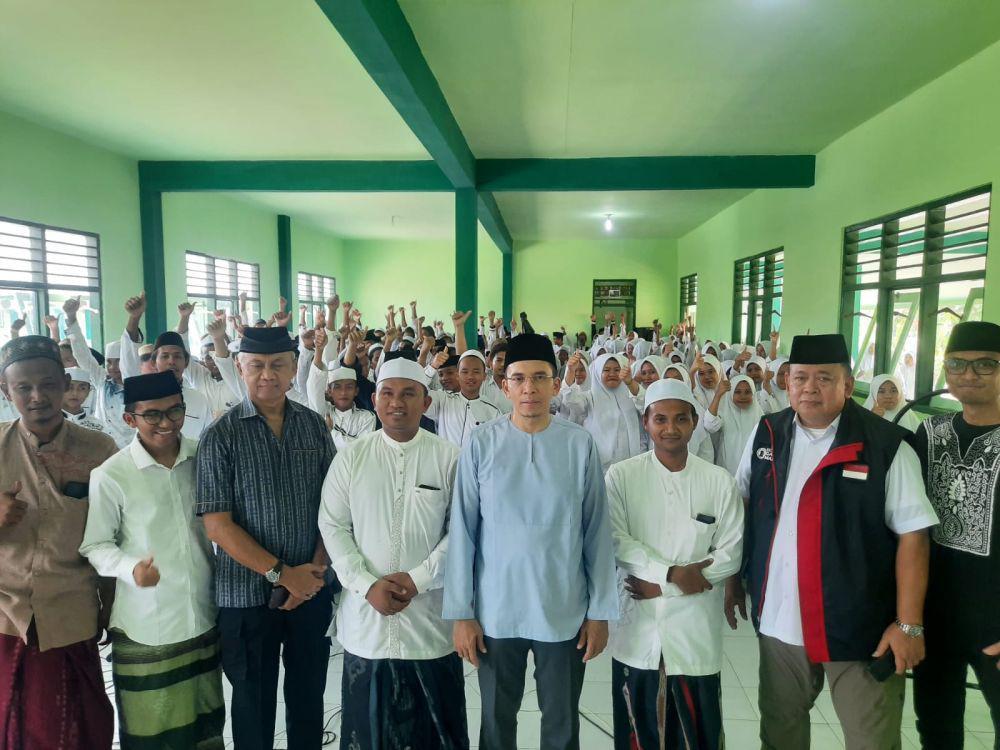 Sowan ke Kiai Khos Situbondo, TPN: Restu Kiai untuk Ganjar-Mahfud