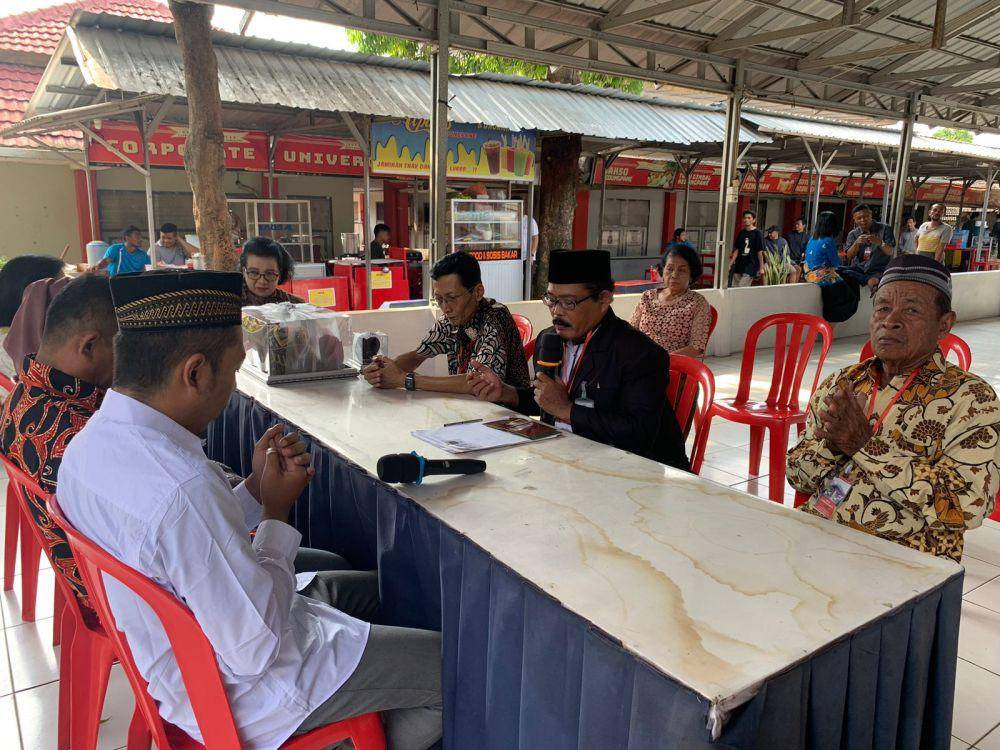 RS dan kekasihnya melangsungkan pernikahan di Lapas Kedungpane Semarang. (IDN Times/Dok Humas Lapas Kedungpane Semarang k