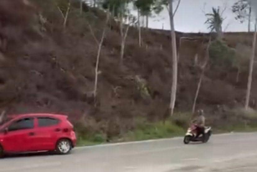 Motor polisi mengejar mobil pelaku. (IDN Times/Istimewa)