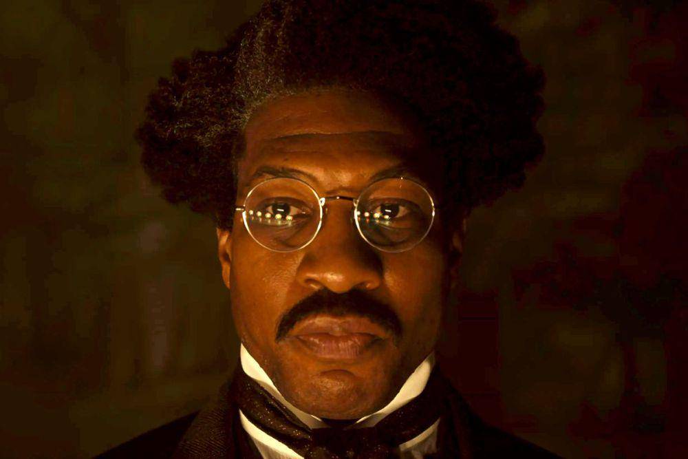 Jonathan Majors dalam serial Loki (dok. Marvel Studios/Loki)