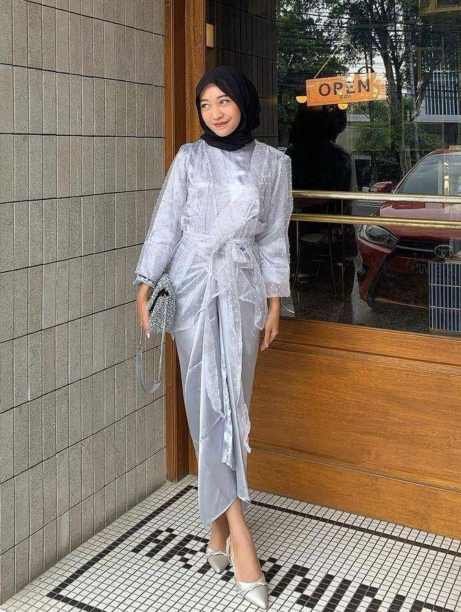 Dress silver (instagram.com/nabilayua)