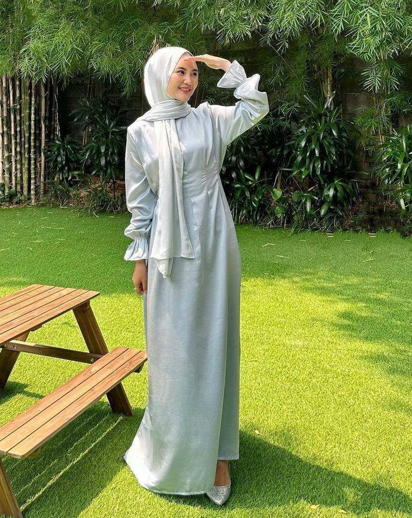 Dress silver (instagram.com/intanghazll_)