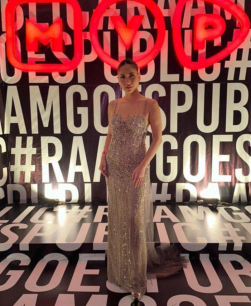 Dress silver (instagram.com/bclsinclair)