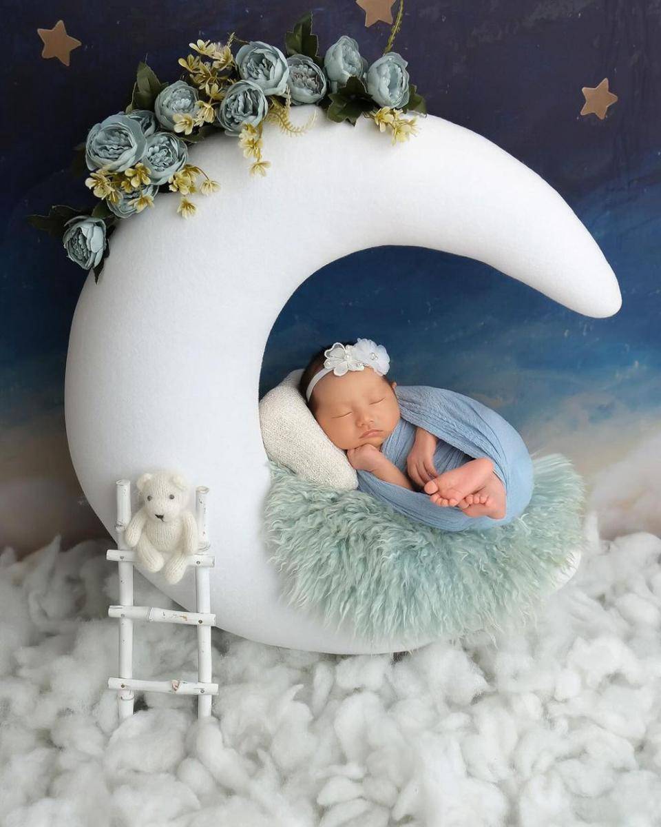 newborn photoshoot Quinny, anak Nex Carlos (instagram.com/vienesca)