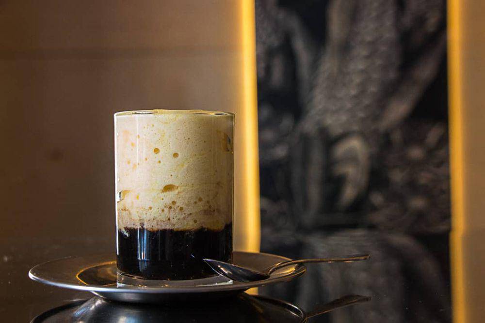 Egg Coffee (instagram.com/nande_chicago)