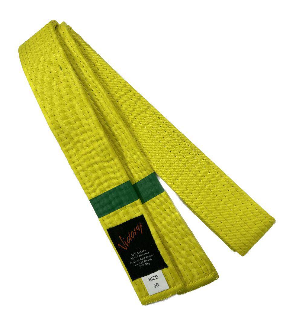 Sabuk kuning dengan ujung hijau (decathlon.sg)