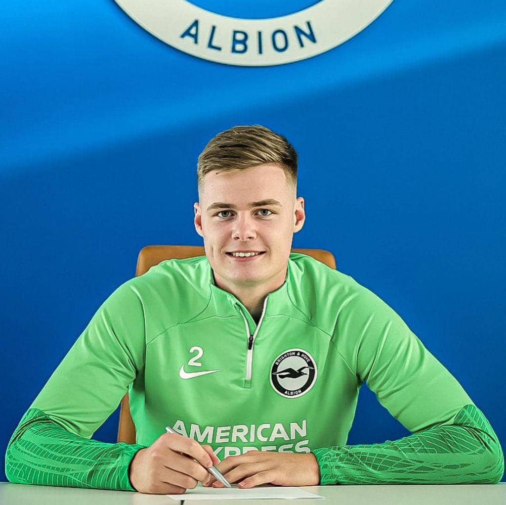 Evan Ferguson menandatangani kontrak baru bersama Brighton. (instagram.com/evan.ferguson.9)