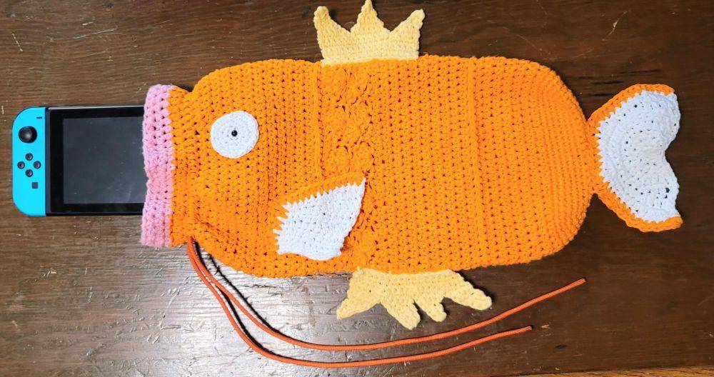 potret rajutan tangan desain Magikarp (reddit.com/user/britnastyyy)