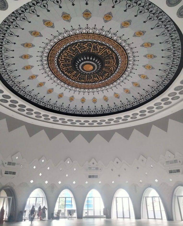 Bagian interior Masjid Agung Kubah Timah(google.com/israyya)