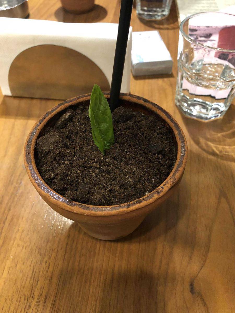 potret penyajian milkshake aneh (reddit.com/user/majdnoon)