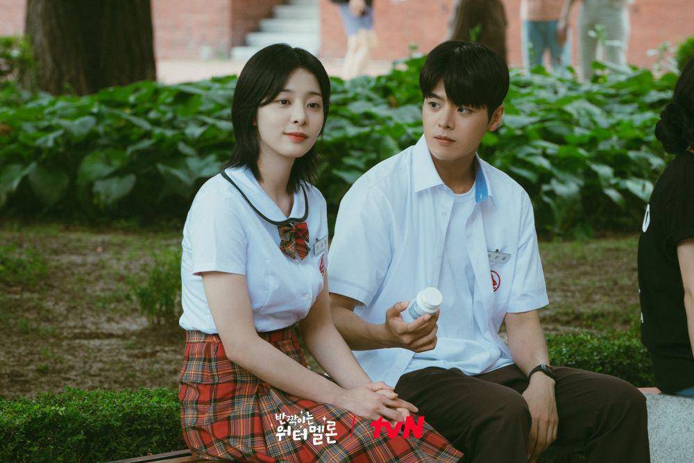 Still cut drama Korea Twinkling Watermelon (Instagram.com/tvn_drama)