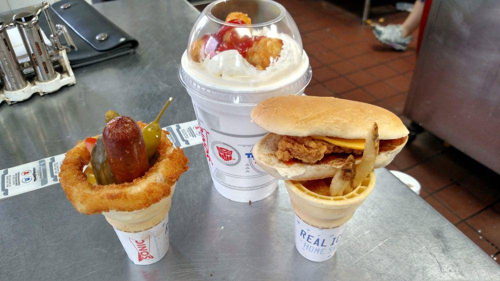 potret penyajian milkshake aneh (reddit.com/user/Sitharoo)