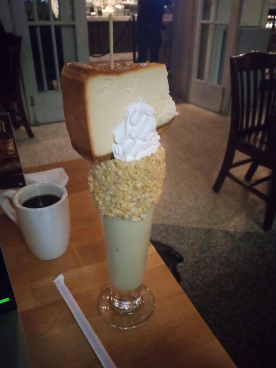 potret penyajian milkshake aneh (reddit.com/user/ryanstephendavis)
