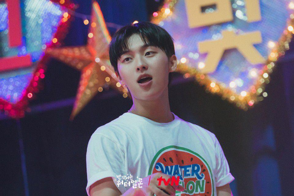 4 Cara Menikmati Masa Muda ala Ha Yi Chan Twinkling Watermelon, Seru!