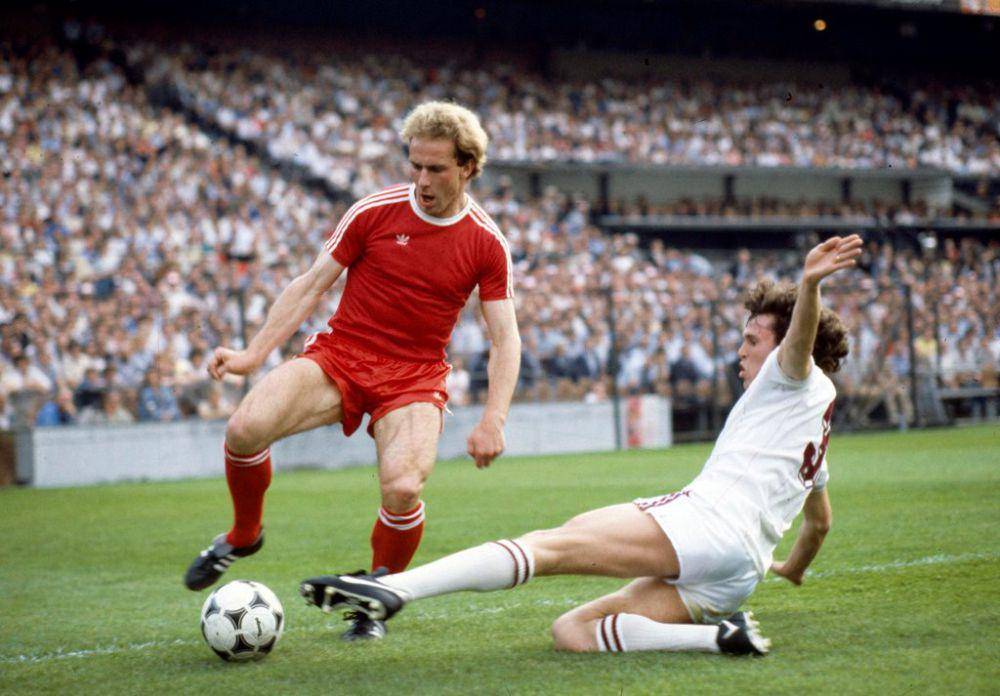 Karl-Heinz Rummenigge (kiri) (twitter.com/ChampionsLeague)