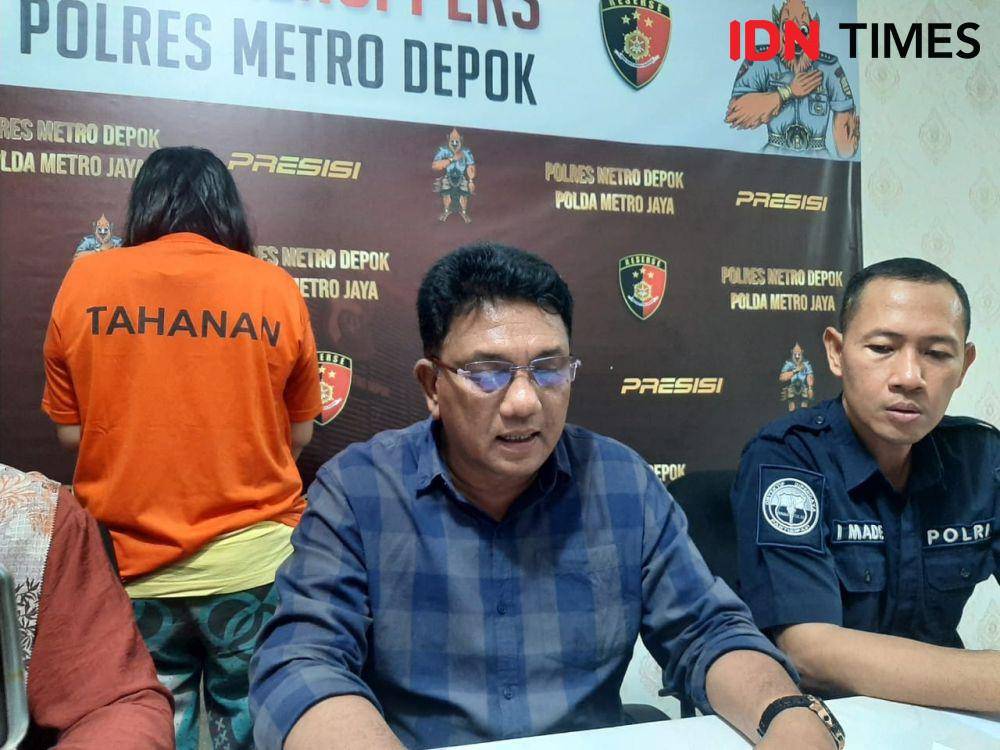 Wakasat Reskrim Polres Metro Depok, AKP Simaremare saat menjelaskan terkait ibu kandung menjual anaknya. (IDNTimes/Dicky)