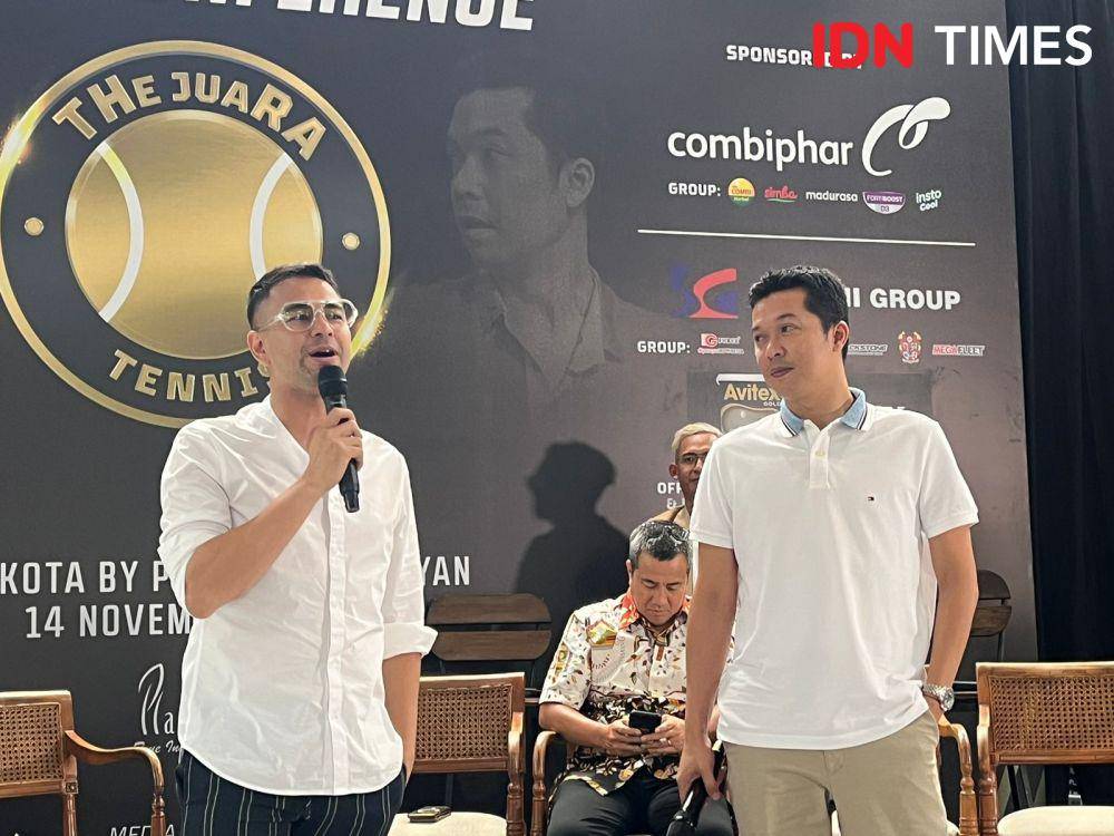Raffi Ahmad dan Taufik Hidayat di konferensi pers jelang THe juaRA (IDN Times/Margith Juita Damanik)