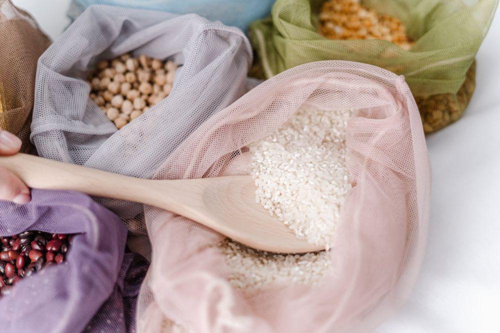 Masa Tenang Pemilu Gak Bikin Emak-emak Tenang, Harga Beras Naik!