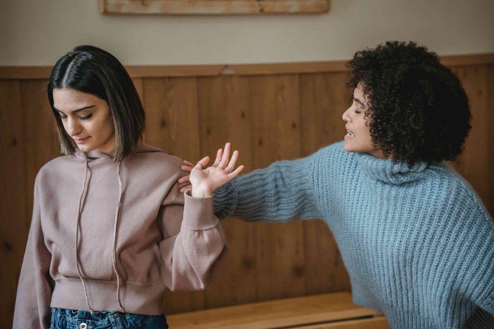 5 Kesalahan Ini Akan Sulit Dimaafkan oleh Teman Kamu yang Introvert