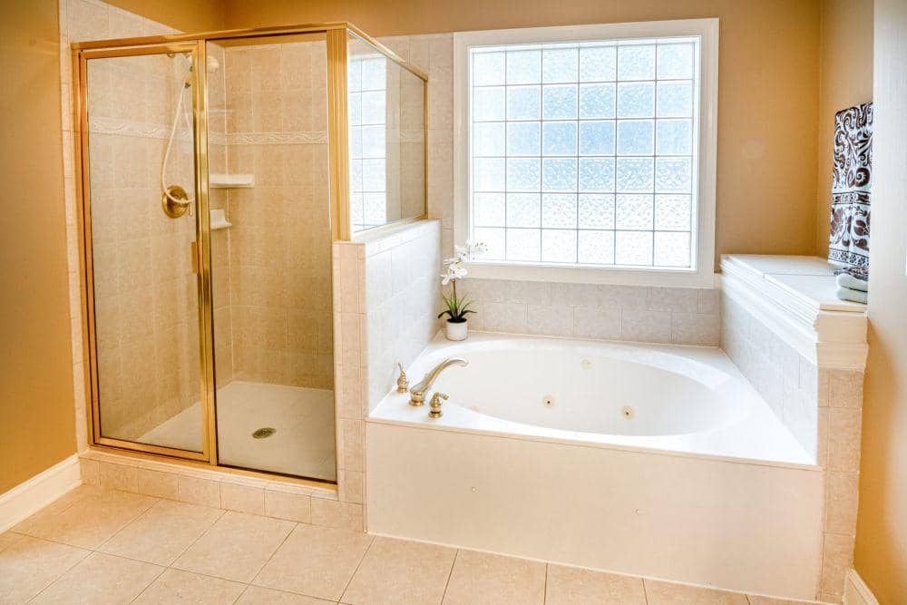 kamar mandi (pexels.com/Curtis Adams)