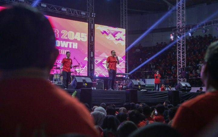 The Leader 2045 Youth & Growth Gold Generation di DBL Arena, Selasa (7/11/2023) malam. (Dok. Diskominfo Kota Surabaya).