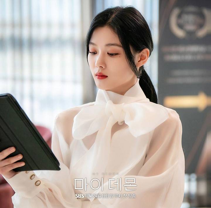 Kim Yoo Jung sebagai Do Do Hee di drakor My Demon (instagram.com/sbsdrama.official)