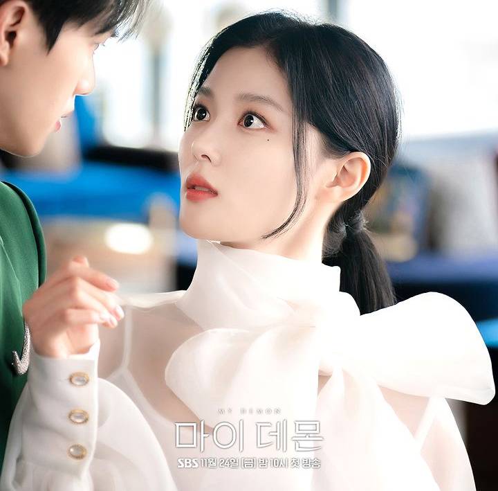 Kim Yoo Jung sebagai Do Do Hee di drakor My Demon (instagram.com/sbsdrama.official)