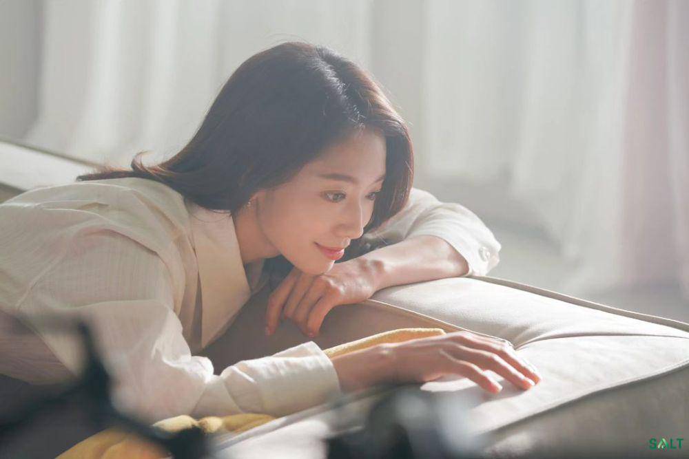 Park Shin Hye (instagram.com/salt_ent)
