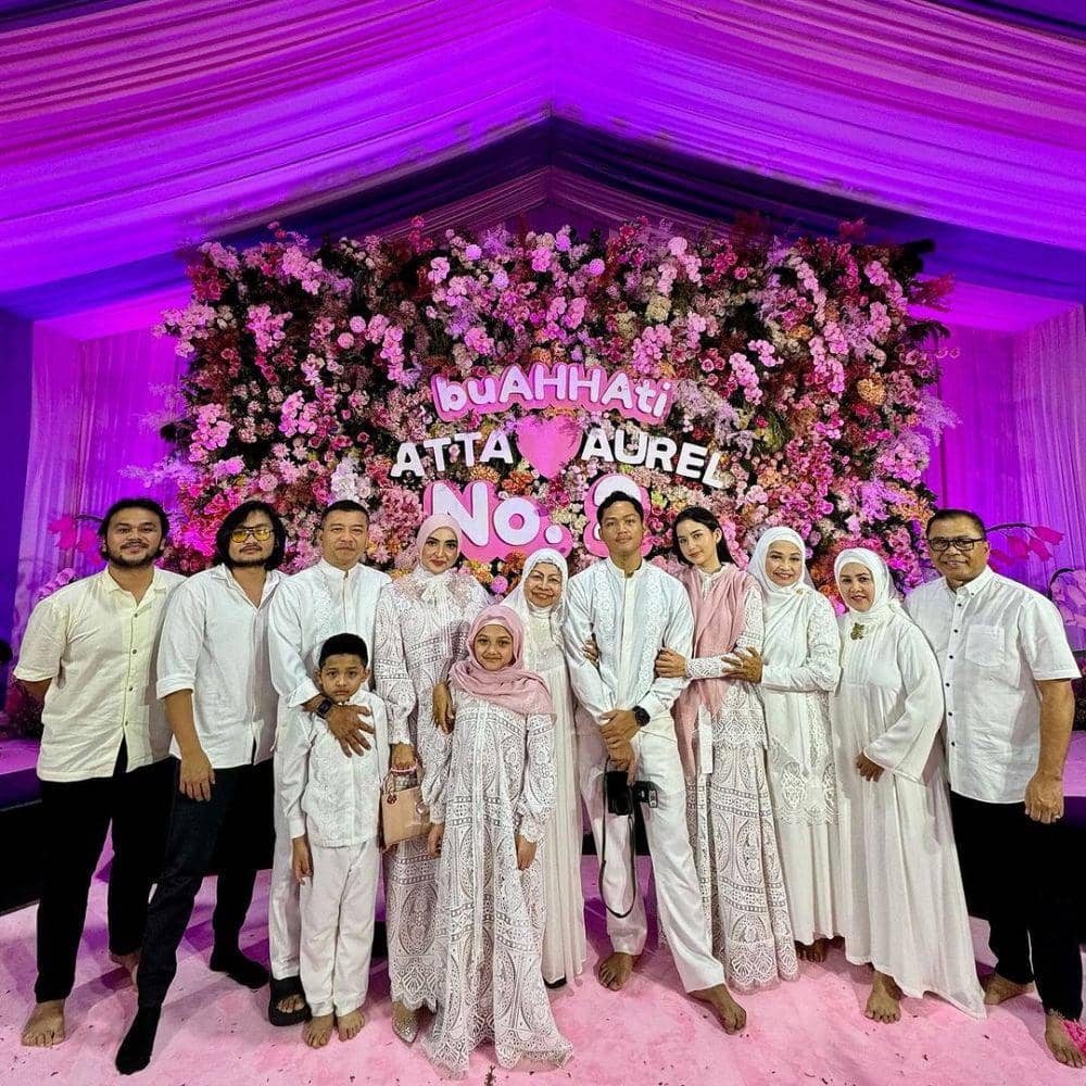 Gaya keluarga Aurel-Atta. (instagram.com/ashanty_ash)