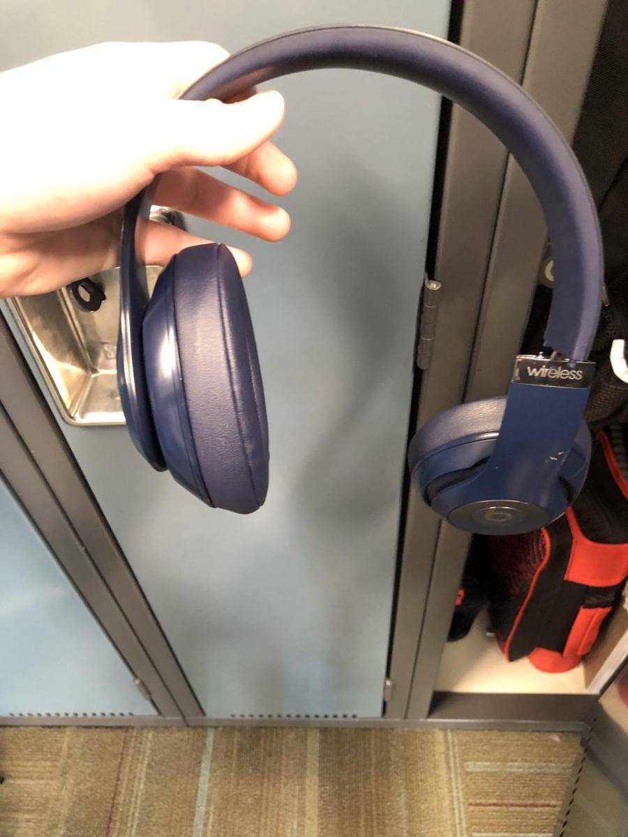 momen apes headphone rusak (reddit.com/user/I_ate_too_much_toast)