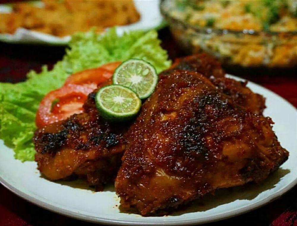 Resep Ayam Bakar Rica, Pedas Manisnya Meresap ke Dagingnya!