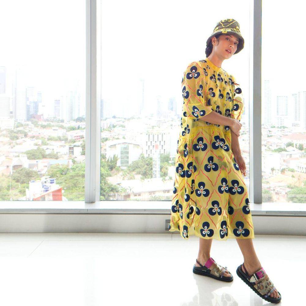 outfit feminin ala Dian Sastro (instagram.com/therealdisastr)