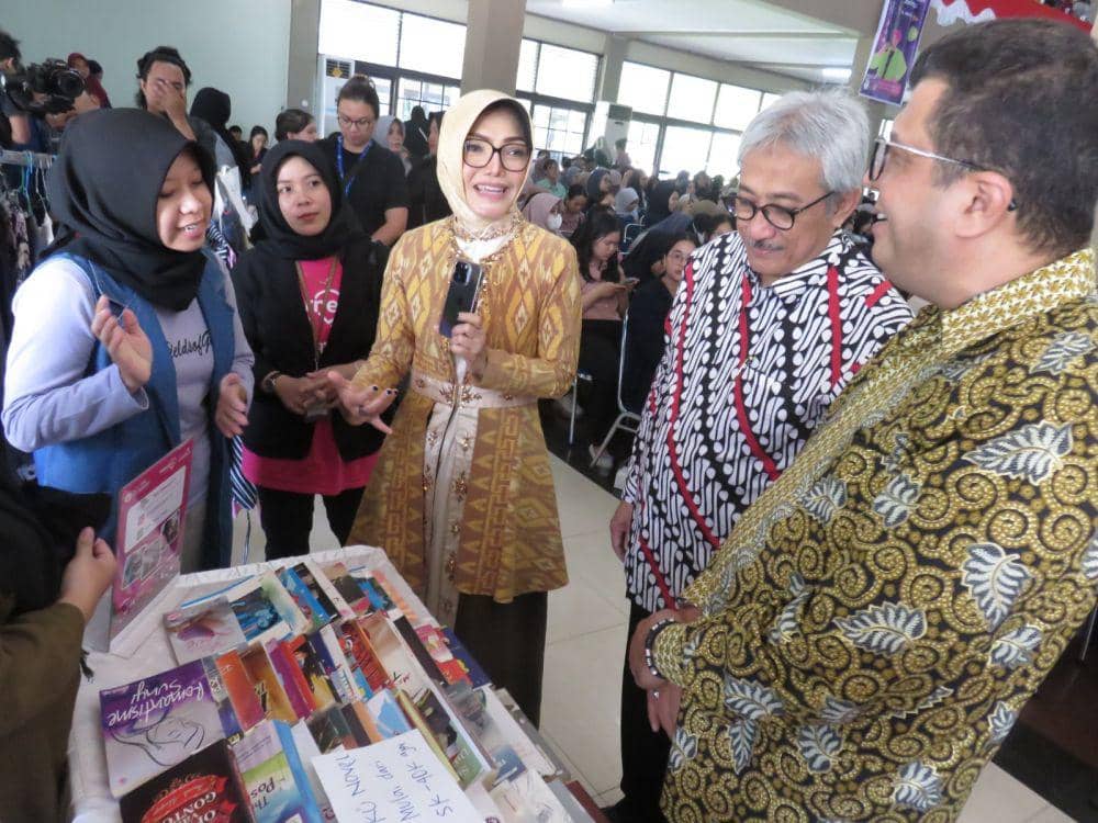 PT XL Axiata Tbk (XL Axiata) menggelar program “Sisternet Goes To Campus” di Universitas Tanjungpura Pontianak, Kalimantan Barat, Selasa (14/11/2023). Foto XL Axiata